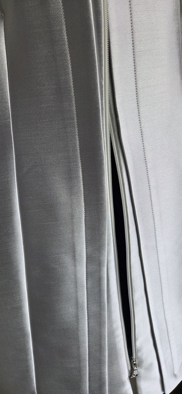Armani Cappotti: Silberner Damen Mantel, NEU, Gr. 40 ARMANI – Nuovo e nell'imballaggio originale da Wettswil venduto da doe_x6nz 7