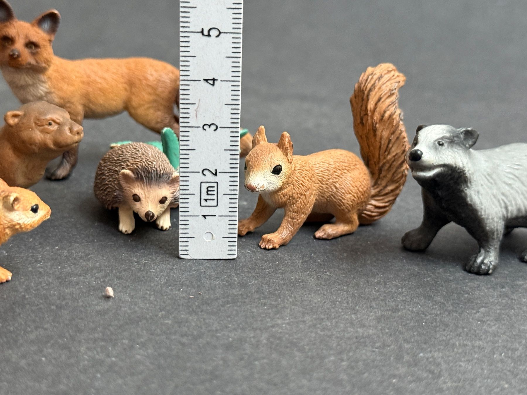 Schleich Statuette: Schleich Waldtiere Fuchs Igel Dachs Eichhörnchen Otter – Usato da Ennetbaden venduto da mapa05 1