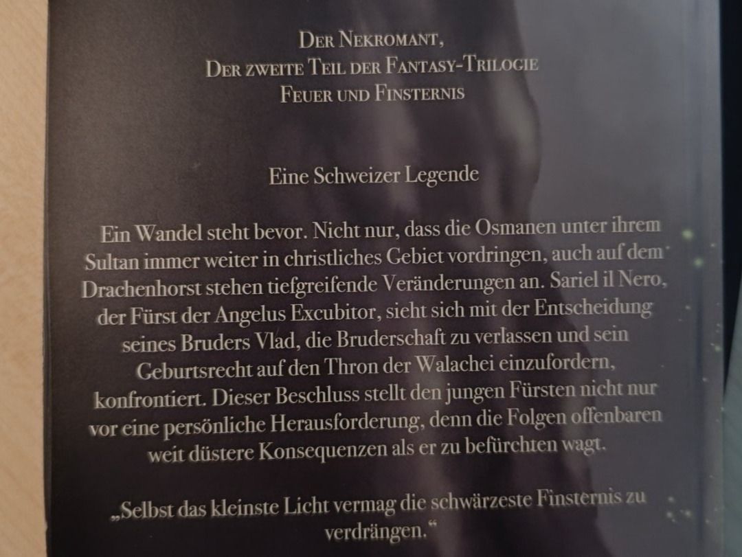 Libri: Trilogie "Feuer und Finsternis" – Usato da Möhlin venduto da Kolleg_essig 2