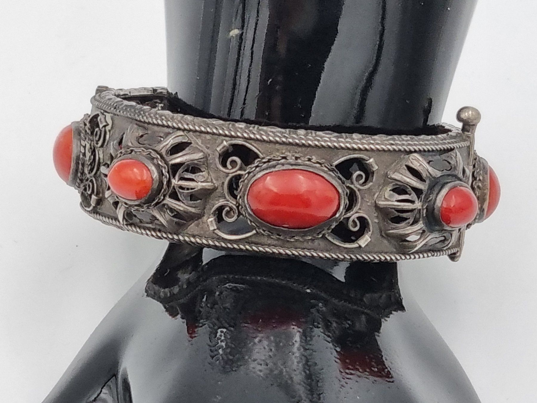 Bracciali & Braccialetti: Vintage Silber Armreif mit Korallen – Usato da Kölliken venduto da ter_lkc7 2