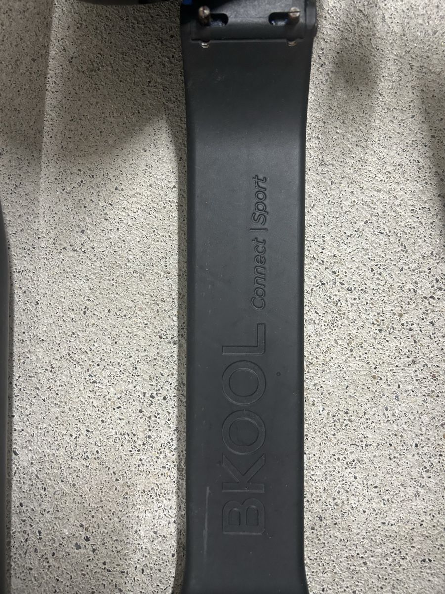Vélos d'appartement: BKOOL Indoor Rollentrainer schwarz gebraucht – D'occasion à Pfäffikon SZ par andi_dru 1