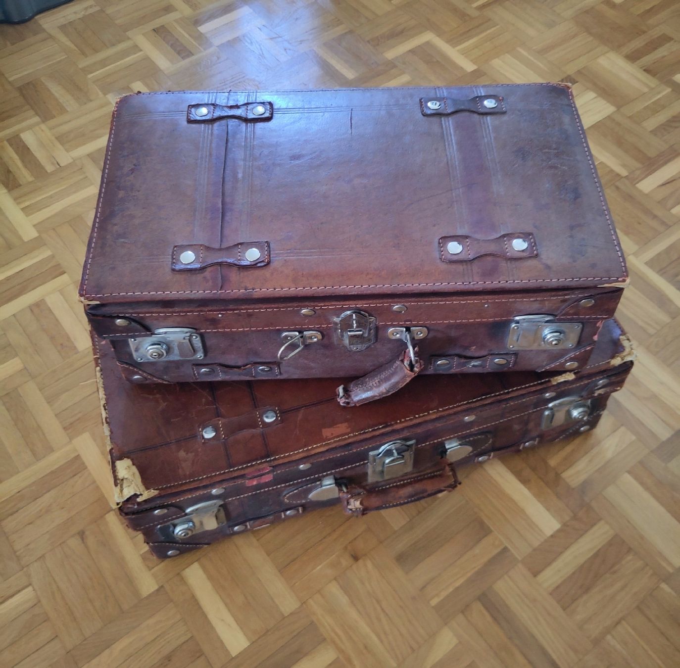 Tutte le decorazioni: Zwei Reisekoffer (Deco) – Difettoso da Zürich venduto da Romanschmitz