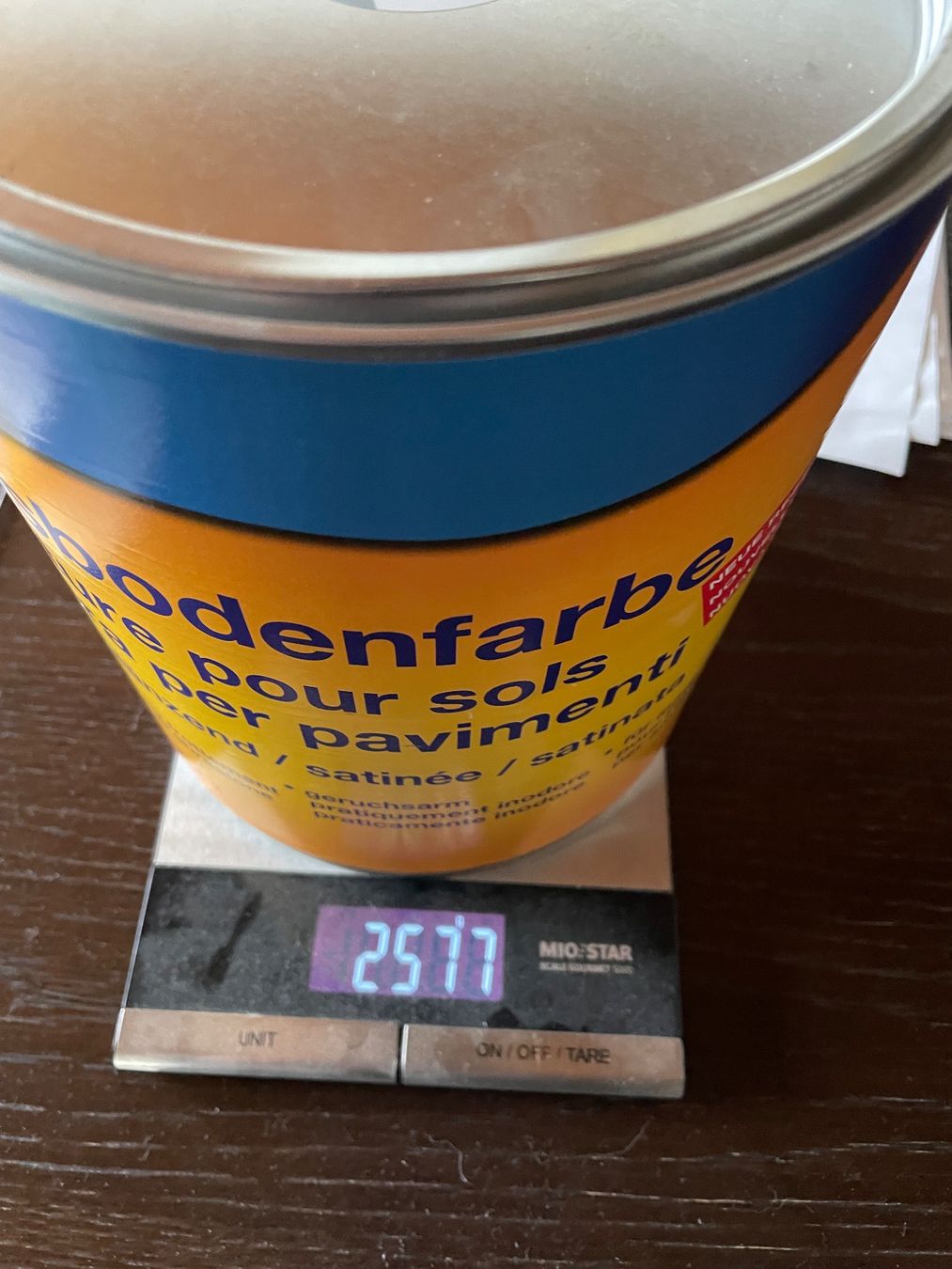 Colori: Fussbodenfarbe grau innen und aussen – Usato da Esslingen venduto da Zeppi1 2