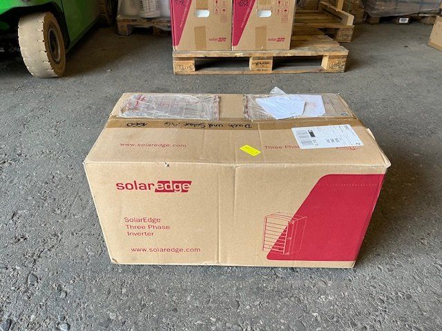SolarEdge Inverter: Wechselrichter Solaredge SE 4K - RWB – Nuovo e nell'imballaggio originale da Kägiswil venduto da kw7_5pg8 1