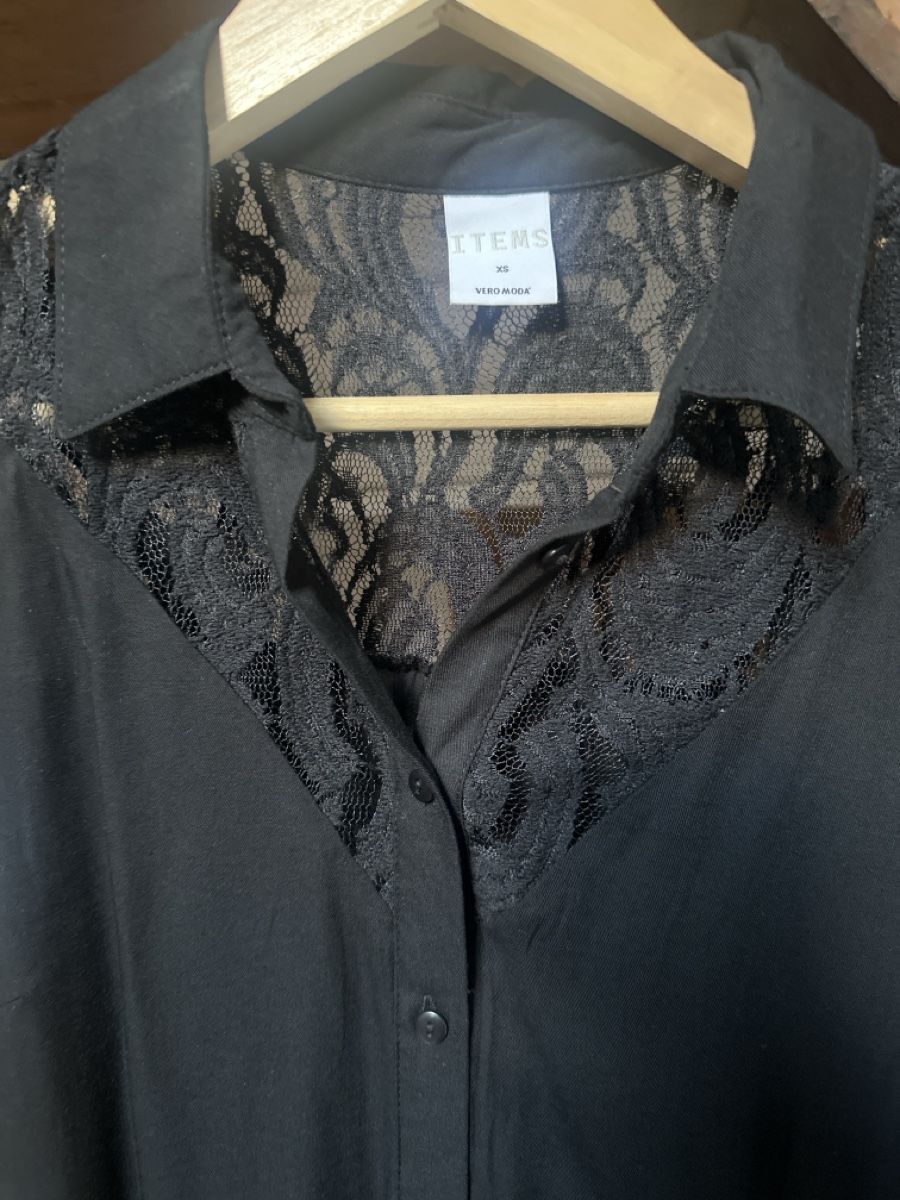 Camicette: Items Vero Moda, Bluse, schwarz, Grösse XS, Spitze – Usato da Trimmis venduto da vai_9qzr 2