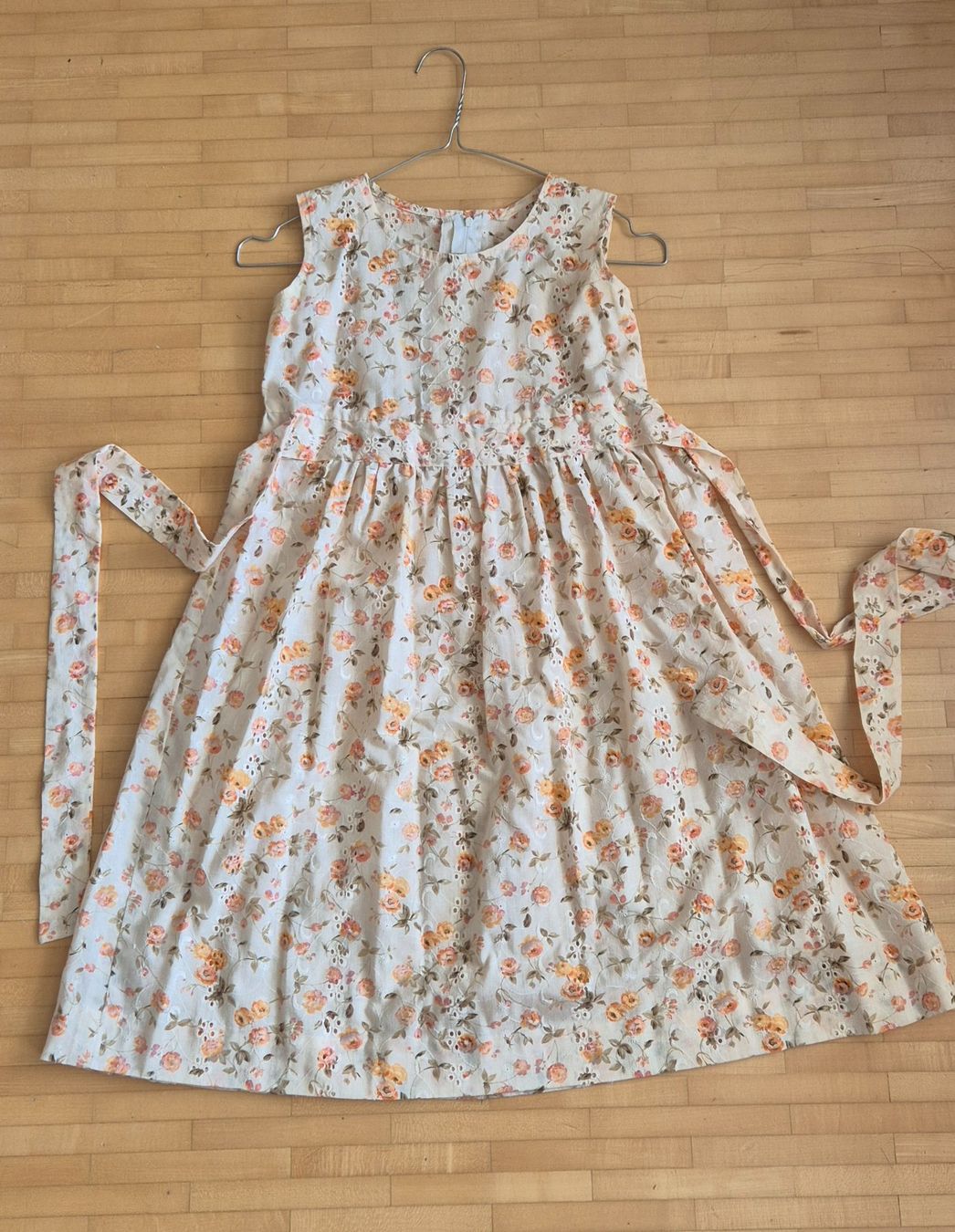 Vestiti & Gonne: Robe pour fille fait main – Usato da Villars-sur-Glane venduto da Verocac
