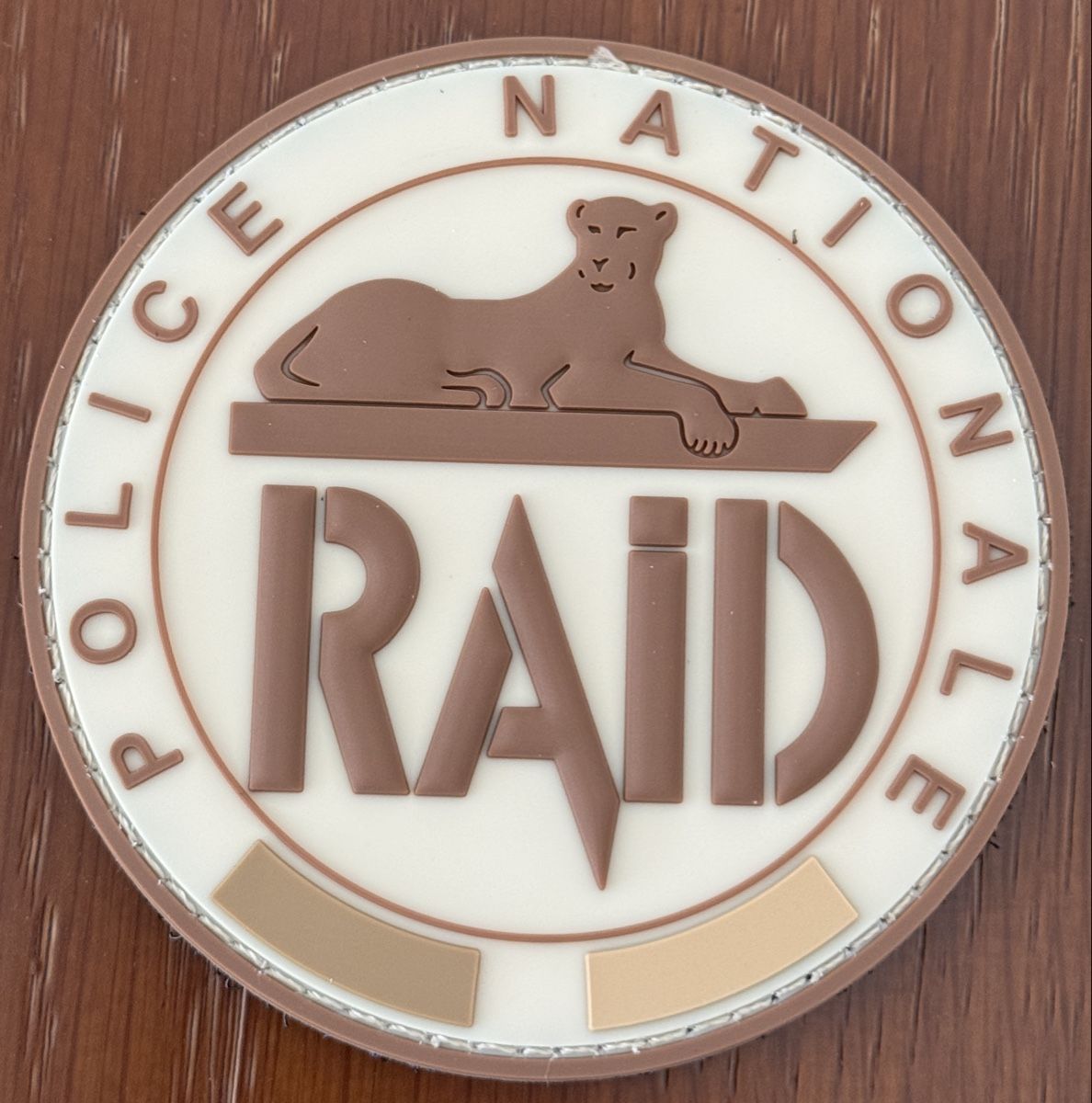 Placchette & Badge: Badge - RAID – Nuovo e nell'imballaggio originale da Genève venduto da CollectorComp