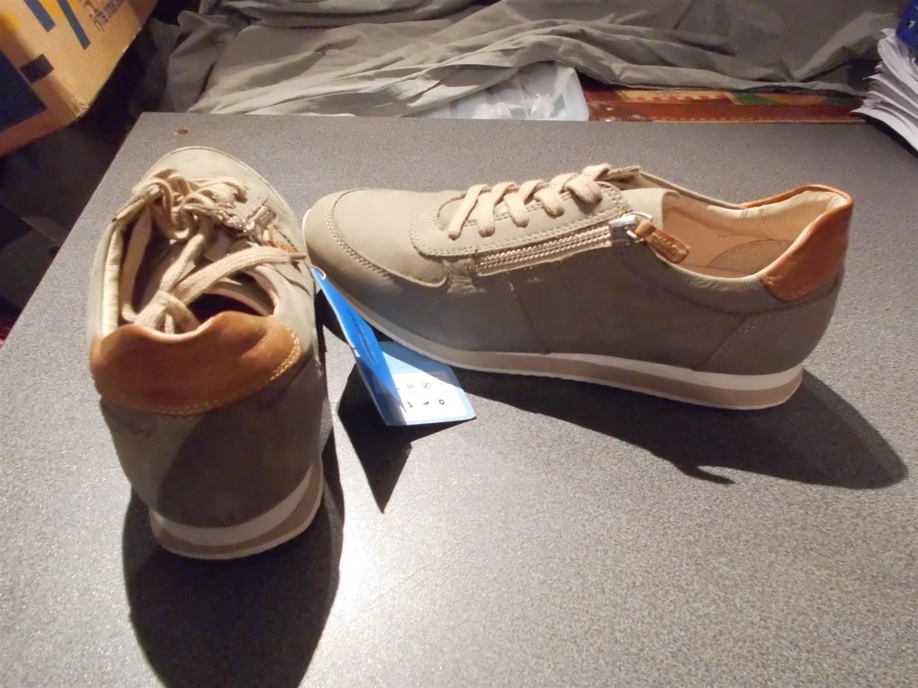 Scarpe da donna: Halbschuhe Grösse 40, 5 the Avenue, grau – Nuovo (secondo la descrizione) da Zürich venduto da abraxas1291 1