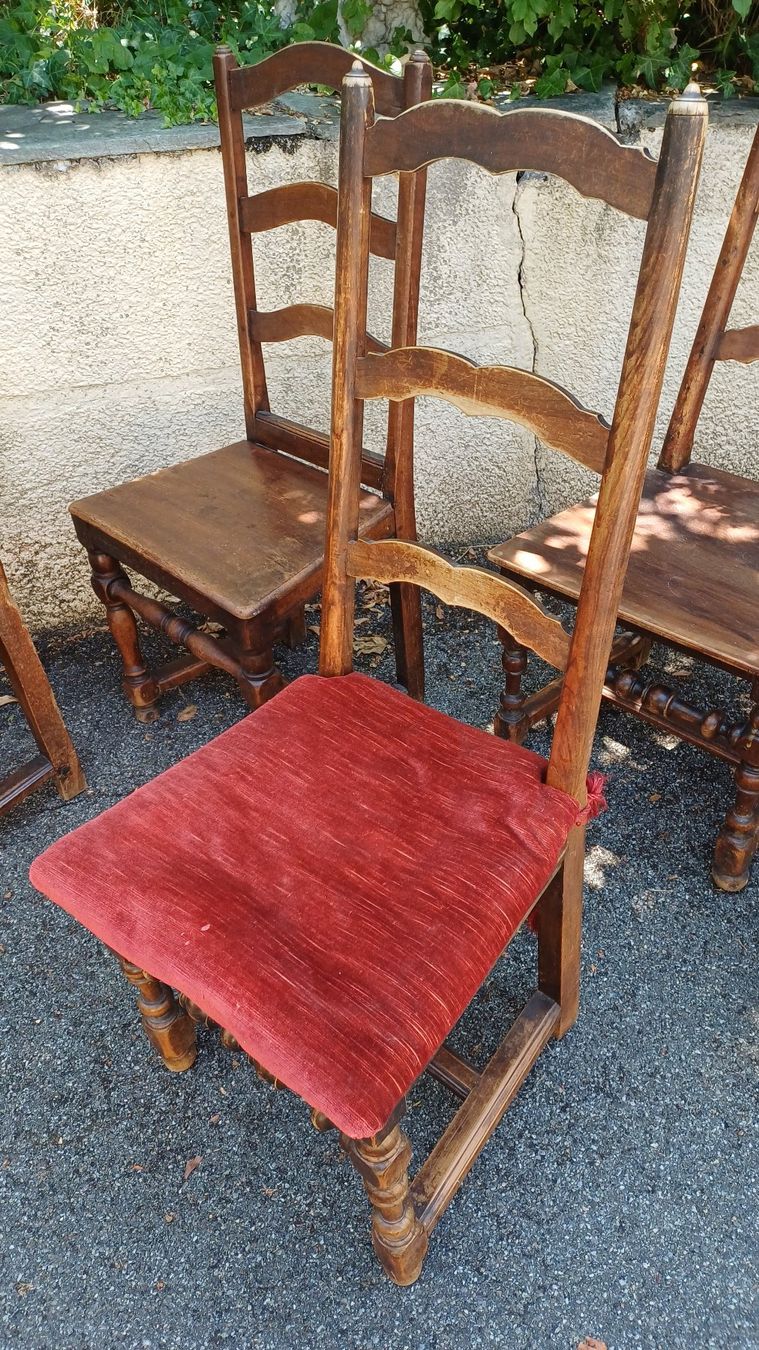 Sedie: Ensemble de 8 chaises anciennes en bois massif, usagé – Usato da geneve venduto da vinc_bob 2