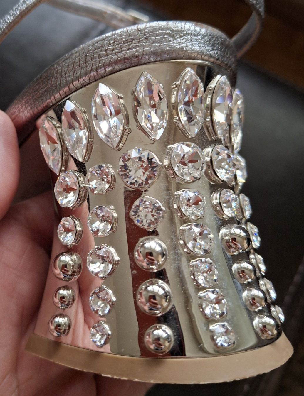 Miu Miu Scarpe da donna: MIU MIU silver leather slingback pumps embellished crystals – Usato da Gersau venduto da syl_5dsz 7