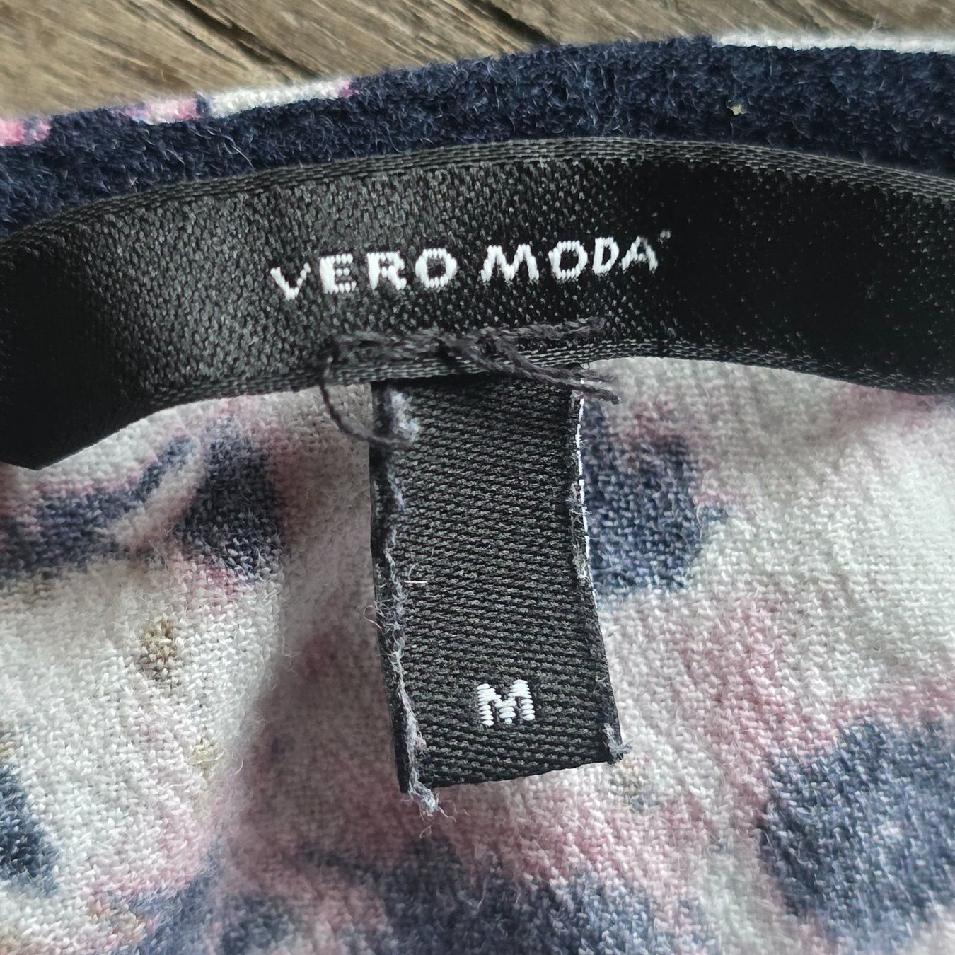 Vero Moda Blusen: 🐸 VERO MODA BLUSE VISKOSE – Gebraucht aus Môtier (Vully) von Frogs 7