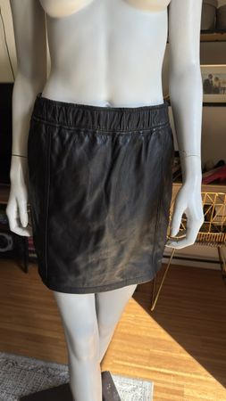 Leder Minirock von Saint Tropez.. |Größe M.|