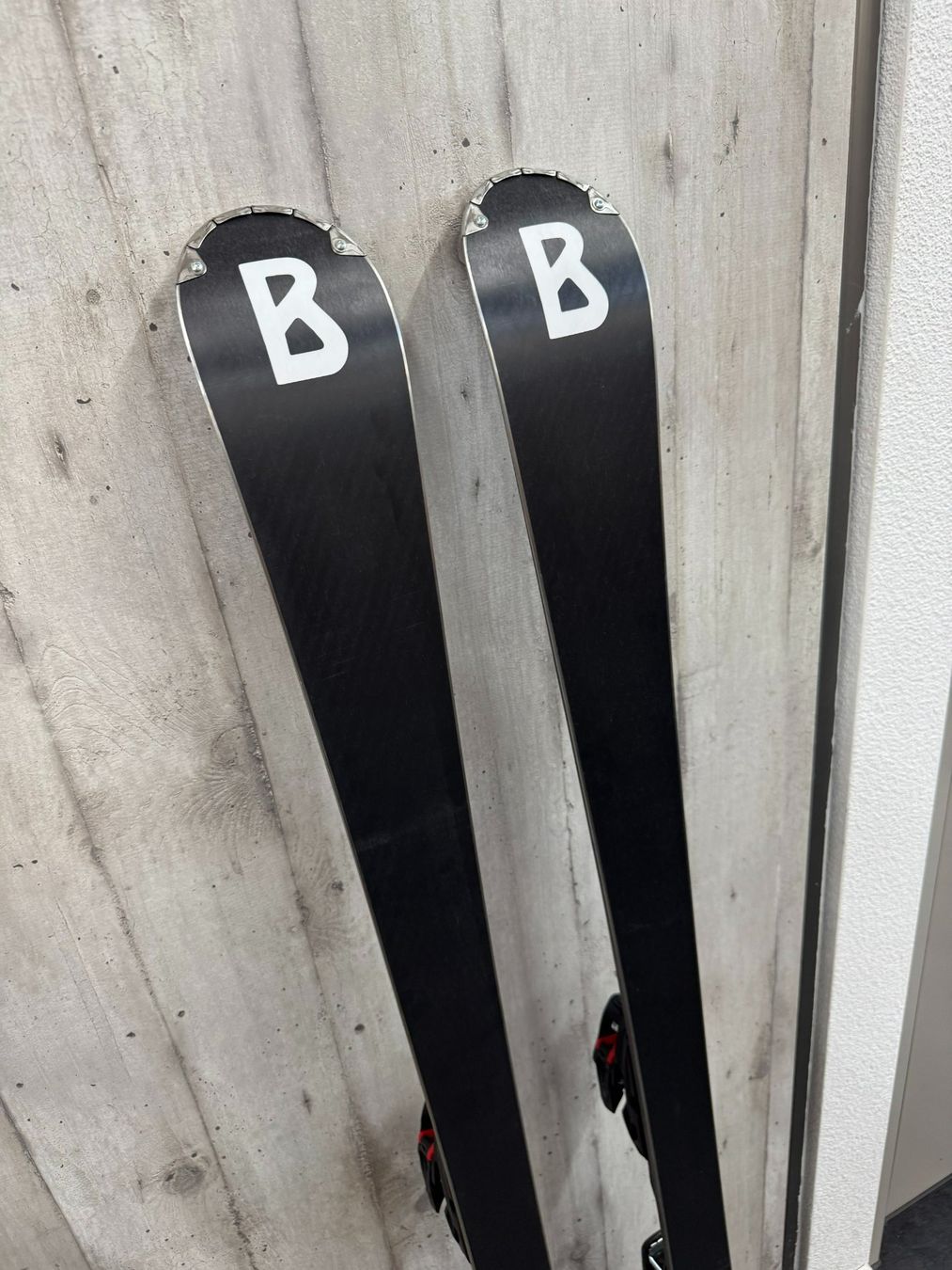 Sci: Bogner Carbon Performance Ski 165 cm inkl. Marker GripWalk B – Nuovo (secondo la descrizione) da Sursee venduto da pilatus.sport 4