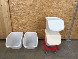 4 x 40 Liter Bäcker /Scarirech Behälter mit 2 Deckeln &Rolli