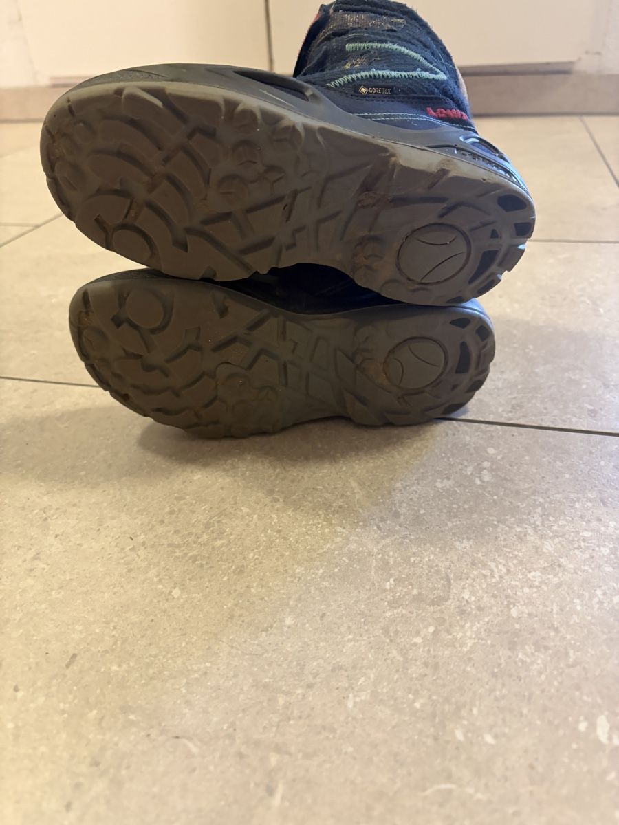 Lowa Scarpe per ragazze: Lowa Winterschuh grösse 31 – Usato da Schlossrued venduto da Spurti 1