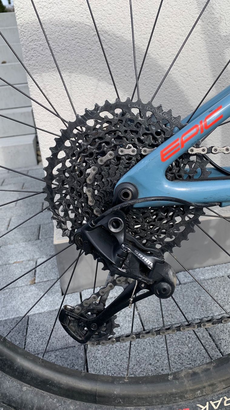 Specialized Velos: Specialized Epic Expert - 29 Zoll - Carbon - Gr. M - Fully – Gebraucht aus Udligenswil von  1