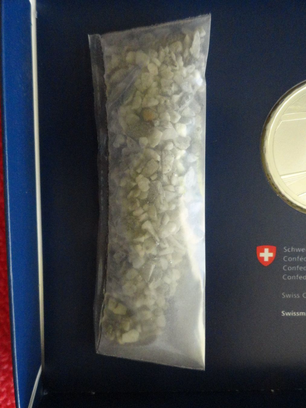 Tutti le monete: Souvenir Gottardo Silber 20 Fr. und echtem Aushubmaterial – Nuovo e nell'imballaggio originale da Gerlafingen venduto da Shiva_74 6