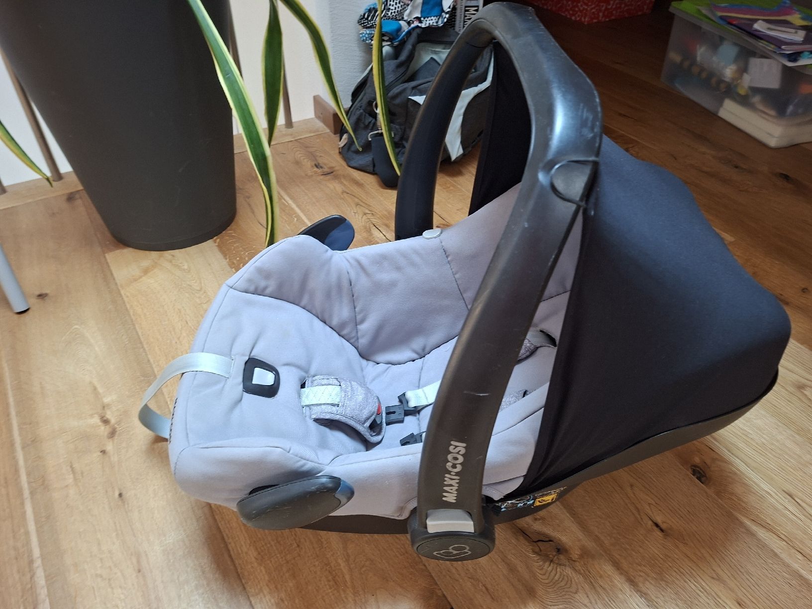 Maxi-Cosi Auto-Kindersitze: Maxi Cosi Babyschale – Gebraucht aus Dürnten von Ovi_93 2