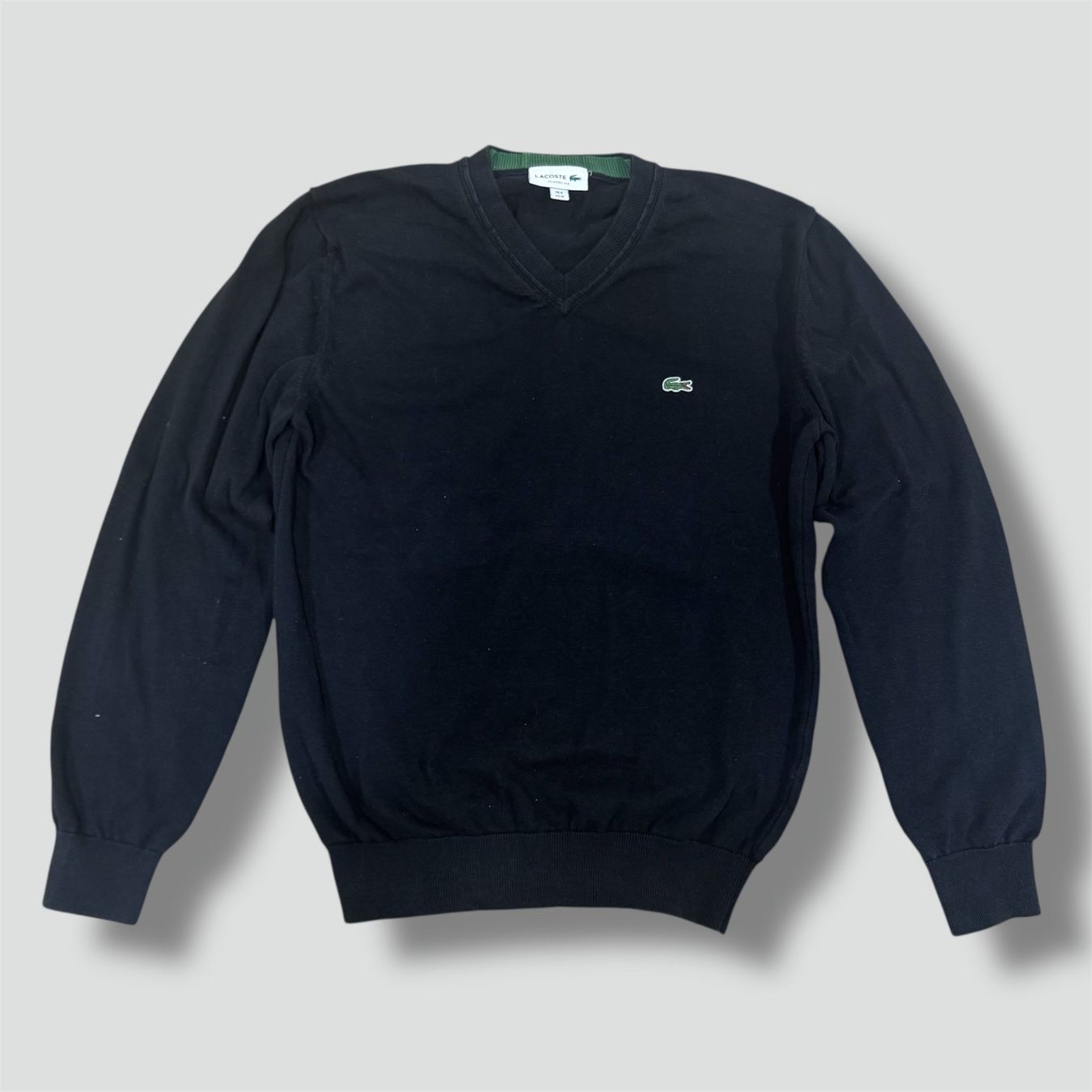 Lacoste Maglioni & Felpe: Lacoste dark blue v-neck sweater retro 00s pull – Usato da St. Gallen venduto da sourced_limited