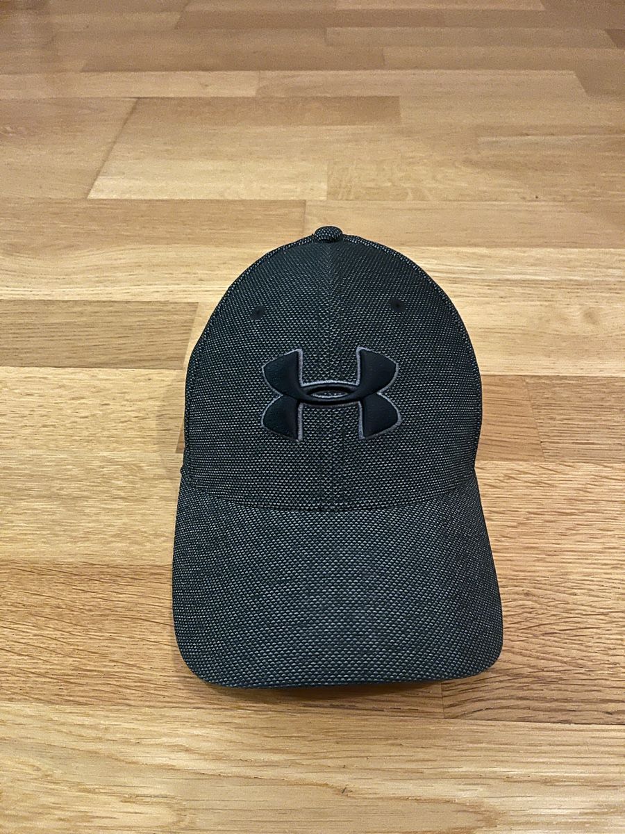 Under Armour Copricapi, berretti & cappellini: Under Armour Kappe Grösse M/L – Nuovo (secondo la descrizione) da Uetendorf venduto da Sven_85