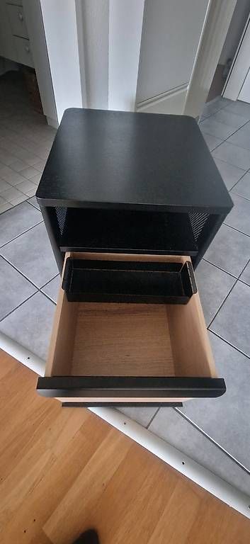 Tables de nuit: 2 Nachttisch oder Beistelltisch mit Schublade – D'occasion à Bülach par Alex_Prado 2