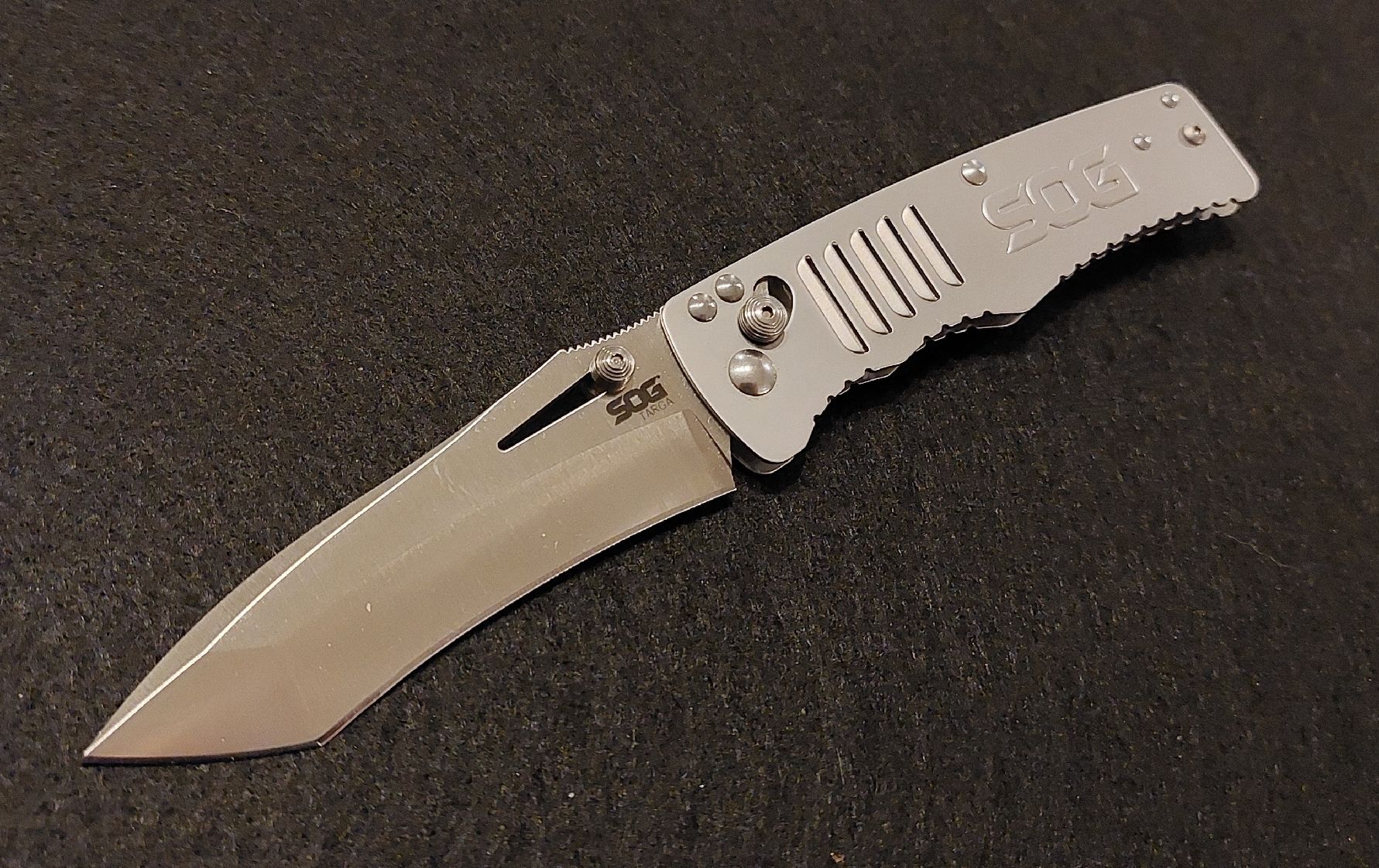 Coltelli tascabile: SOG Targa, neuf – Nuovo (secondo la descrizione) da Morens FR venduto da John_Doe_1981 2