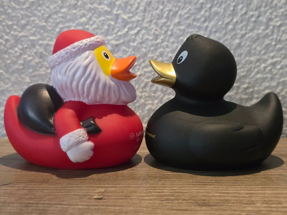 Gummiente – 6,8 X 7,8 Cm – Gelb, Lustige Ente Mit Flügeln, Deko Für Auto, Schreibtisch & Monitor