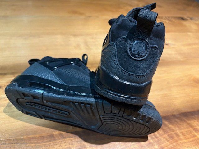 Schuhe für Jungen: Original Nike Jordan Schuhe Gr.38 – Neu (gemäss Beschreibung) aus Sursee von Allabus 1