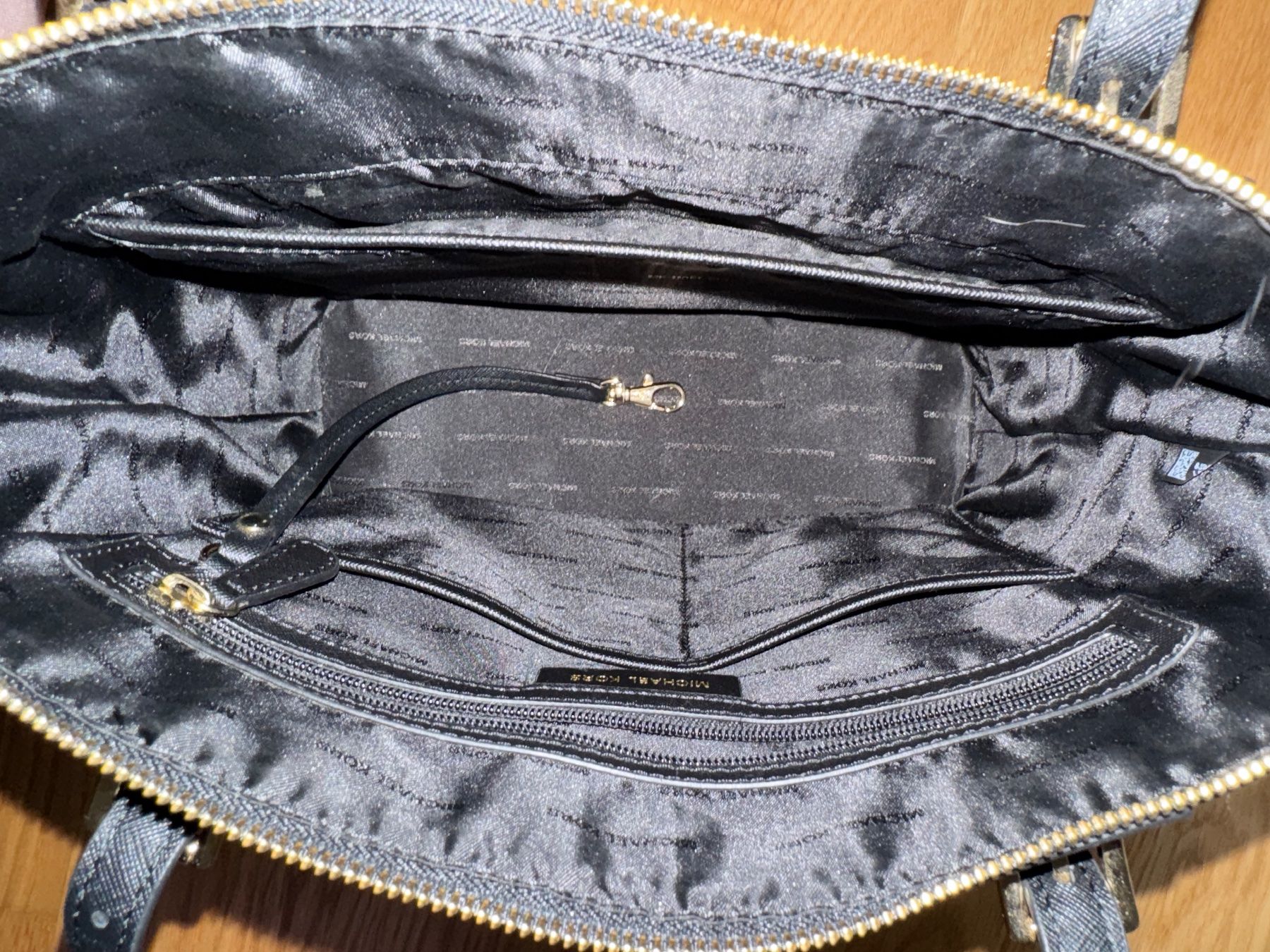 Michael Kors Taschen für Damen: Michael Kors Trapezshopper schwarz – Gebraucht aus Winterthur von chi_83a 2