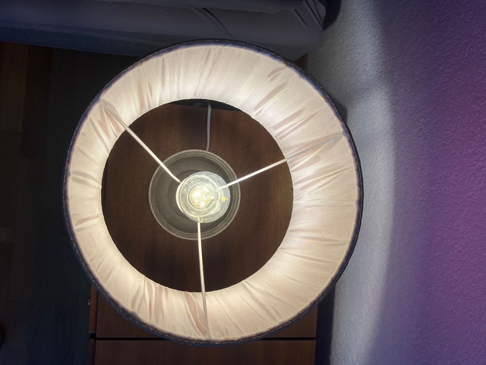 Lampade: Nachttischlampe, rot, Vintage, – Usato da Bern venduto da Baumwall 2
