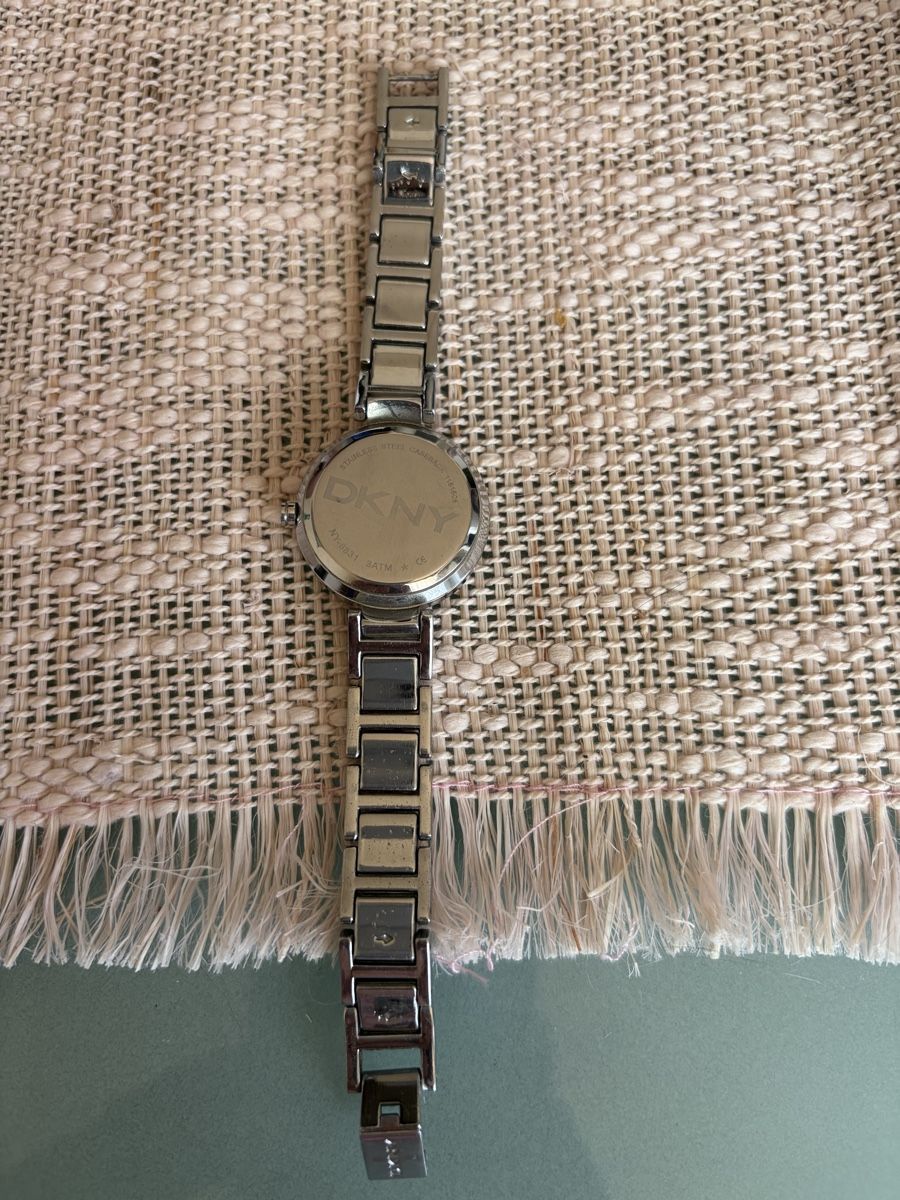 DKNY Uhren: Dkny Uhr Silber  – Gebraucht aus Basel von Brunner.T 2