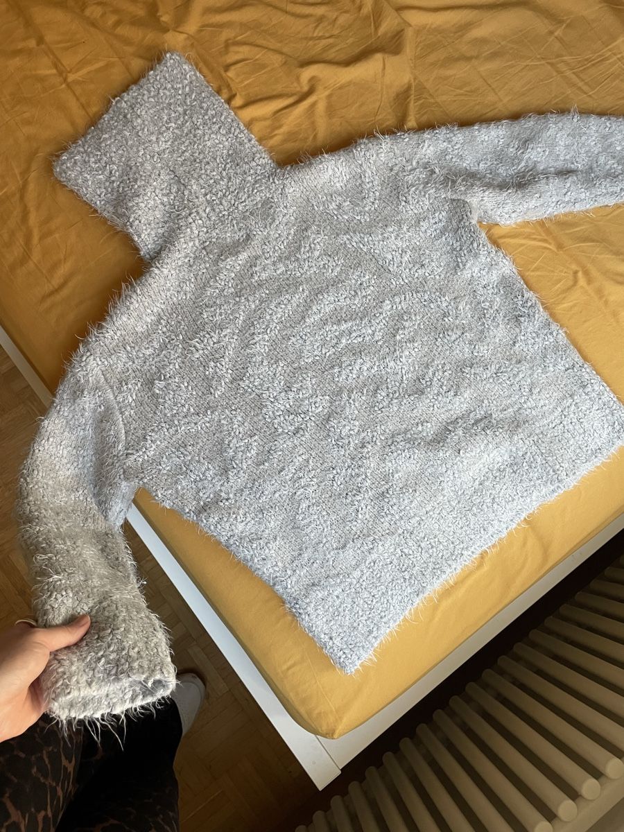 Zara Pullover & Sweatshirts: Zara Pullover, Gr. S, hellblau/hellgrau, flauschig – Gebraucht aus Zürich von Carlajimena 4