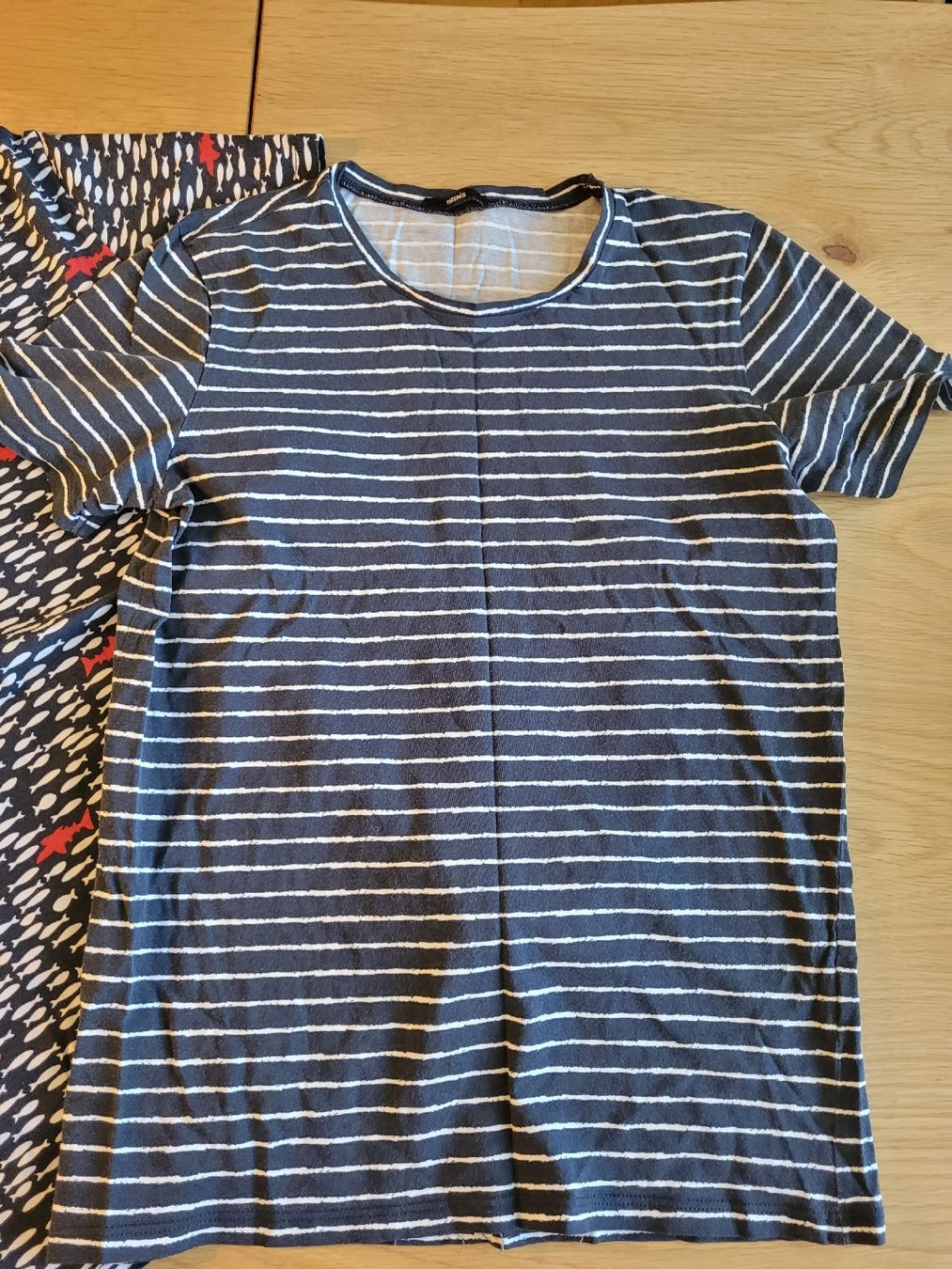 Hemden, T-Shirts & Polos: 2er Set T-Shirts Grösse 140 – Gebraucht aus Thun von Vesna27 1