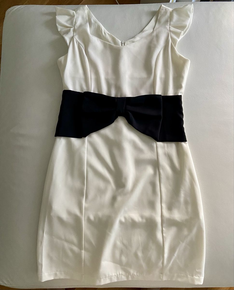 Vestiti: Minikleid mit schwarzer Masche Gr S – Usato da Horgen venduto da smlecnik78