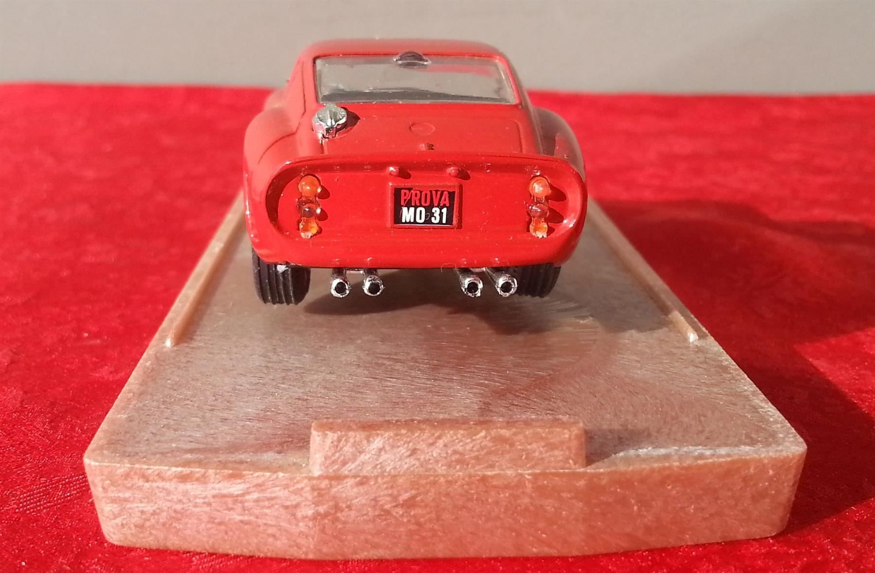 Ferrari Modellautos: Vitrinenobjekt:  FERRARI 250 GTO, MODEL box 1:43 – Gebraucht aus Oberriet SG von ganesh435 1