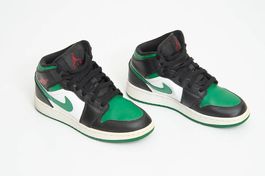 Nike Air Jordan - Mid Pine Green Toe