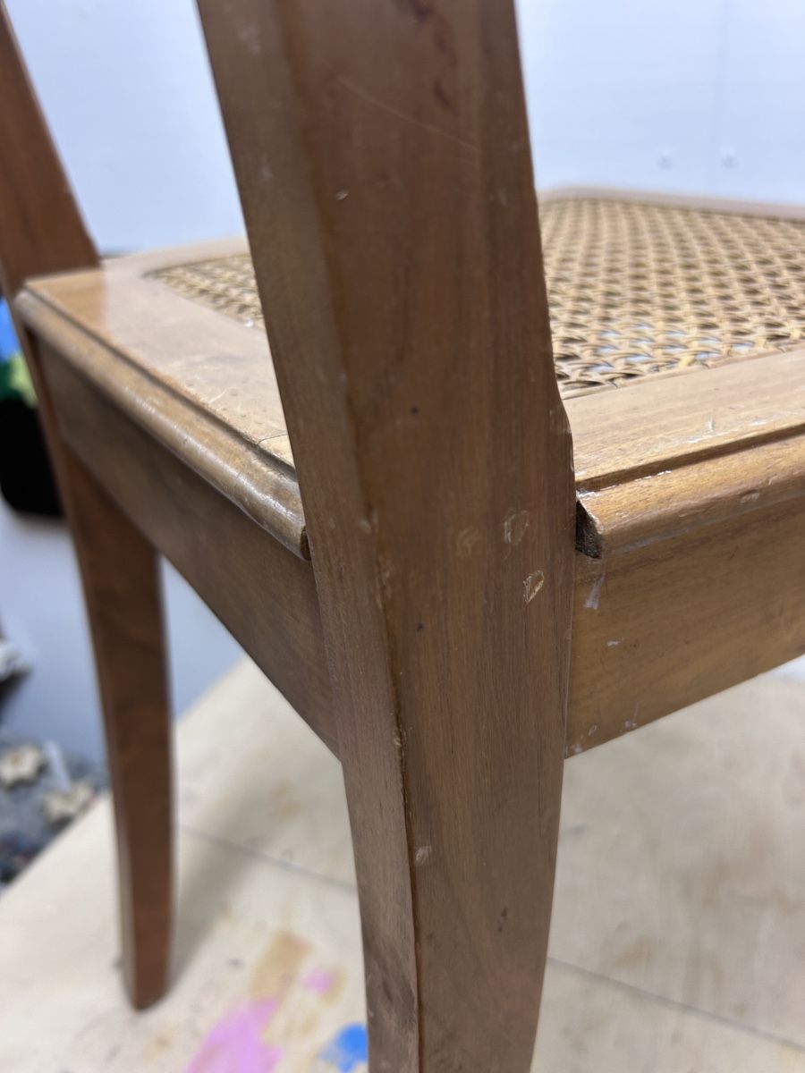 Sedie: Alter Holzstuhl mit Geflecht – Usato da Uster venduto da Stromboli7 3