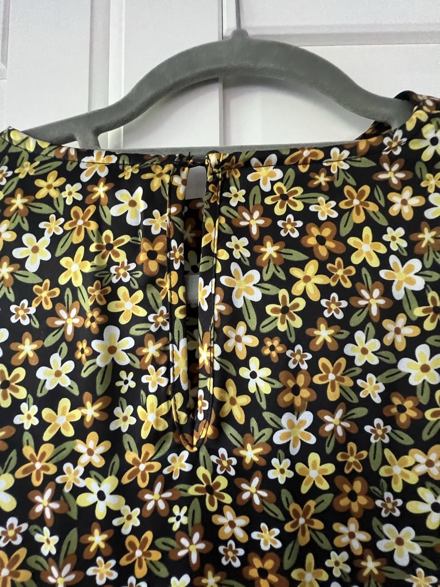Zara Robes: Blumenkleid mit Gürtel Gr. 36 – Neuf (Voir description) à Laufen par li_ga7 1