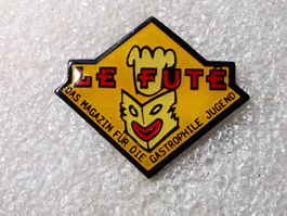 Ansteckpin 61: Le Fute