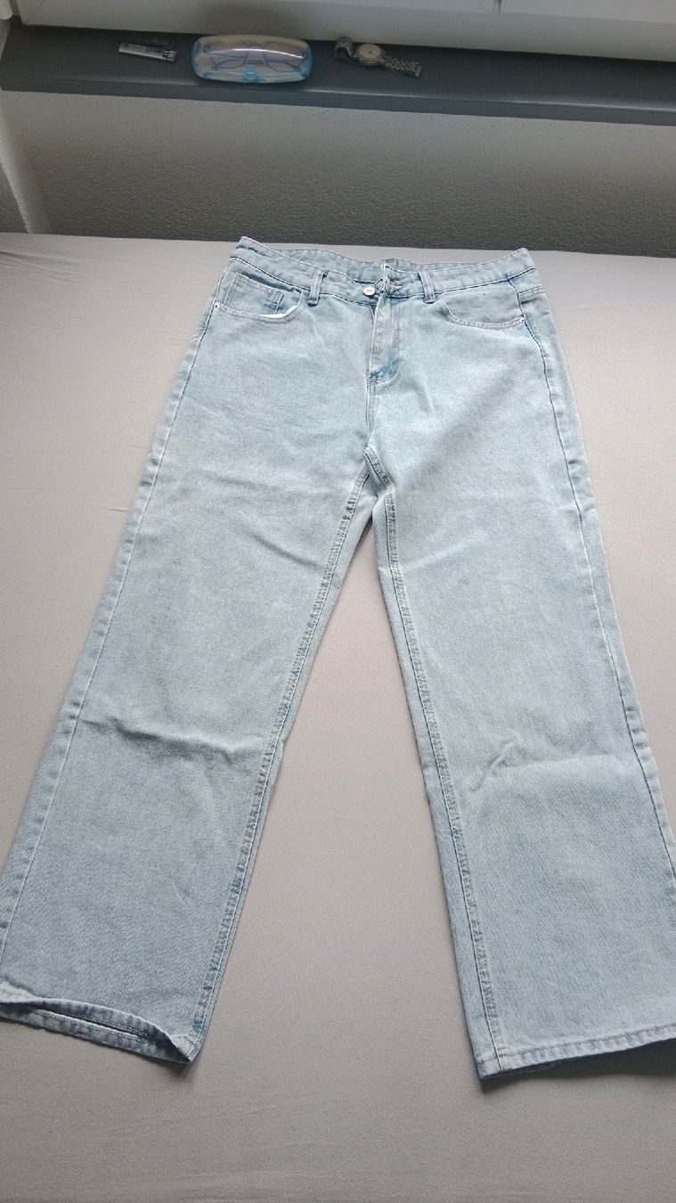 Jeans: Jean bleu clair ample, Taille XL – Gebraucht aus Martigny von ale_5gzg