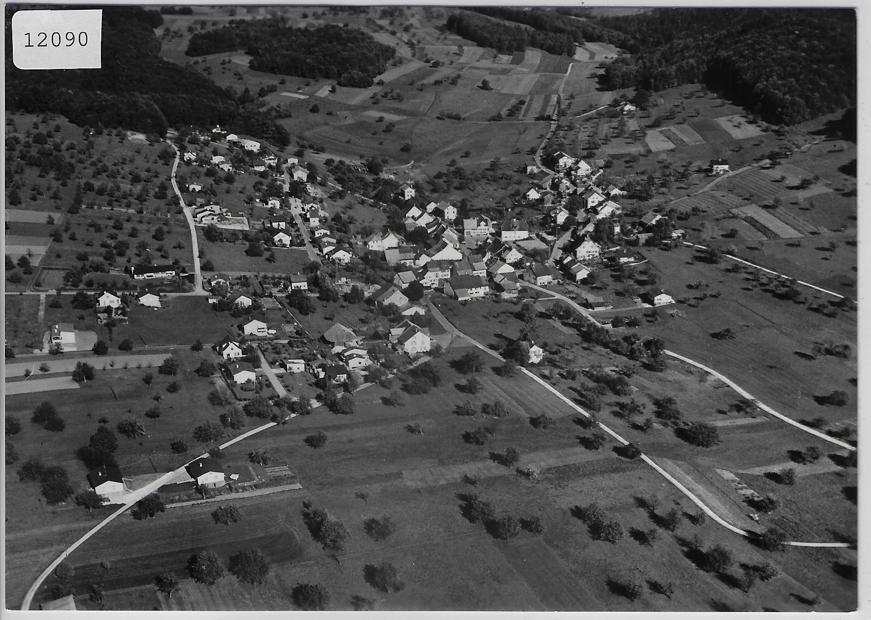 Cartoline postali: Flugaufnahme Lupsingen BL – Antico da Ettingen venduto da Kartenplanet