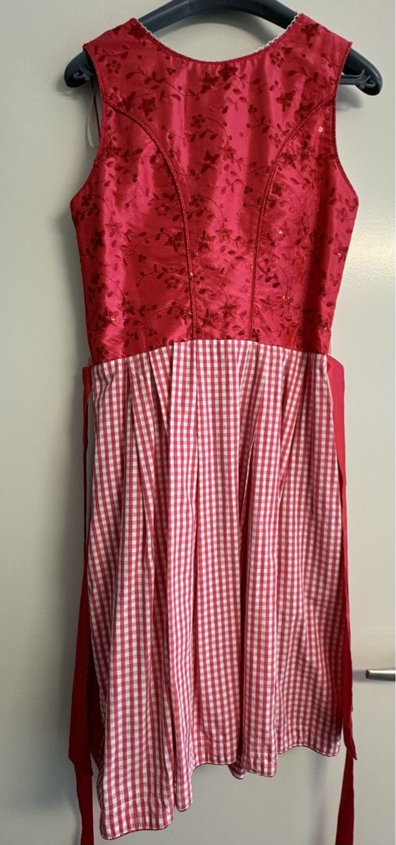 Costumi: Dirndl rot Gr. 36 – Usato da Uznach venduto da Martina191185 2