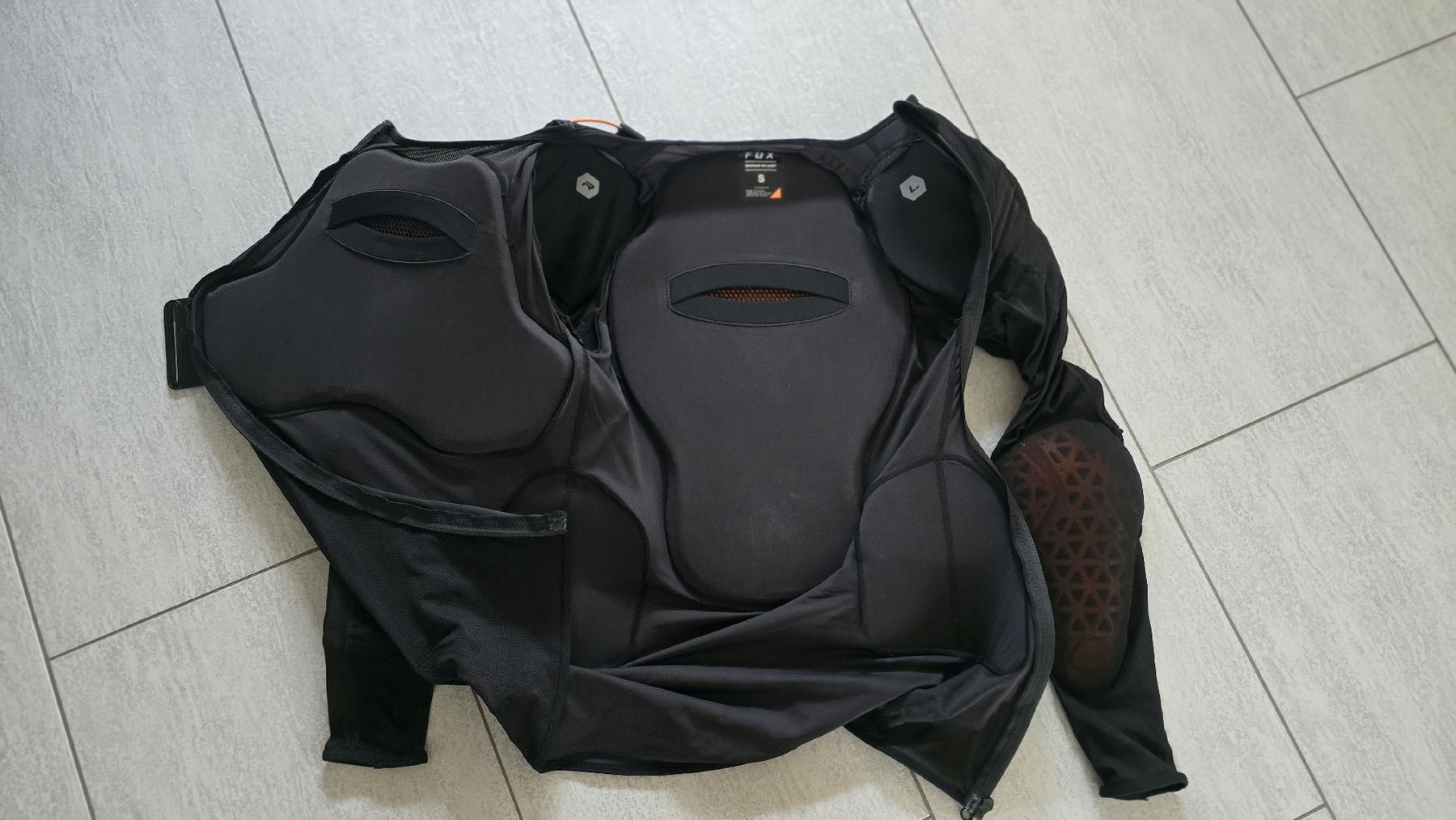 Fox Giacche: Fox Baseframe Pro D3O Panzerjacke – Größe S – Usato da Untersiggenthal venduto da JayRoguehand 1