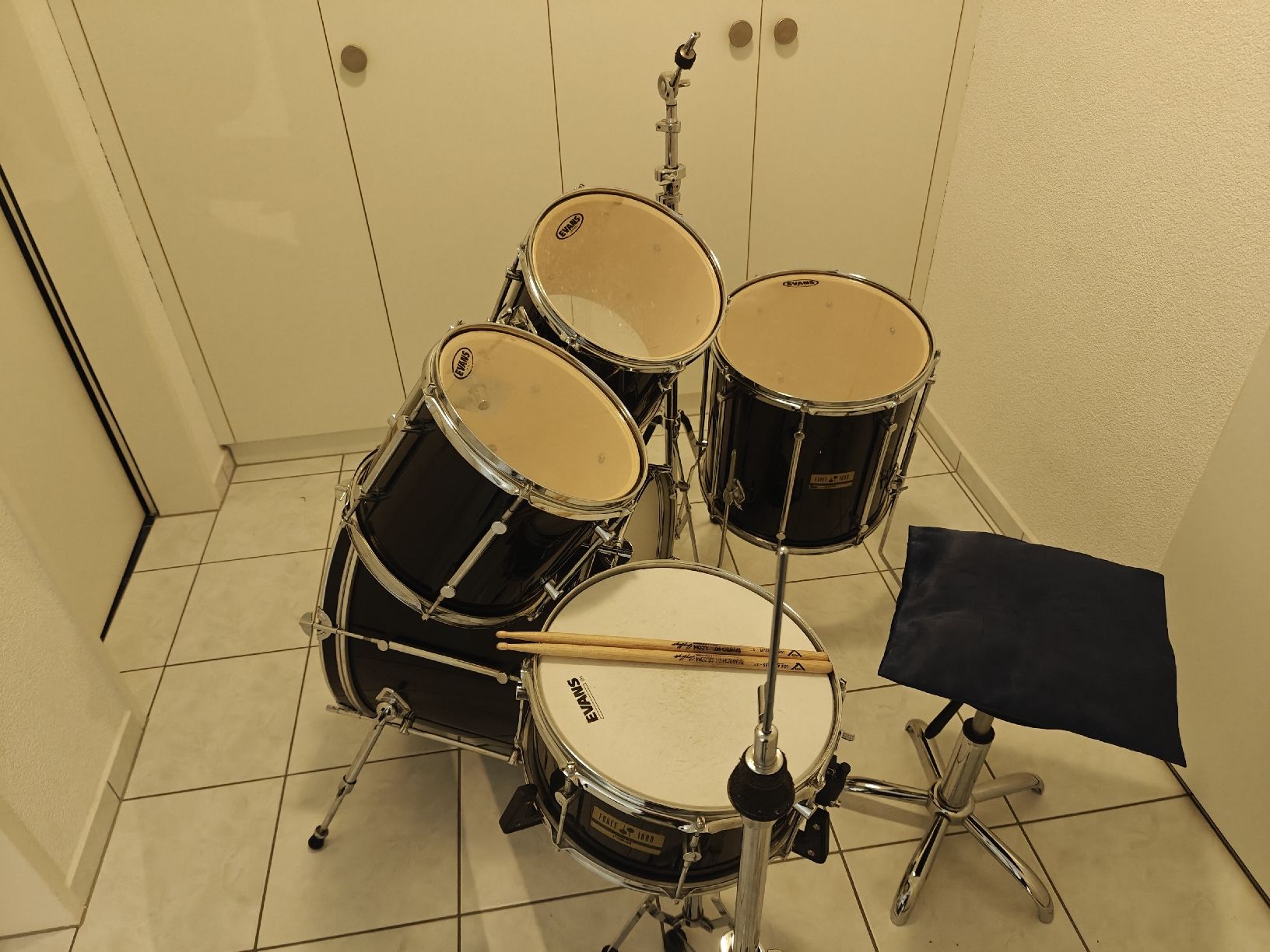 Sonor Strumenti musicali: Sonor Force 1000 black Schlagzeug Drumset – Usato da Sempach venduto da sam_z6d2 2