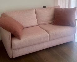 Divano letto matrimoniale con materasso  ottime condizioni