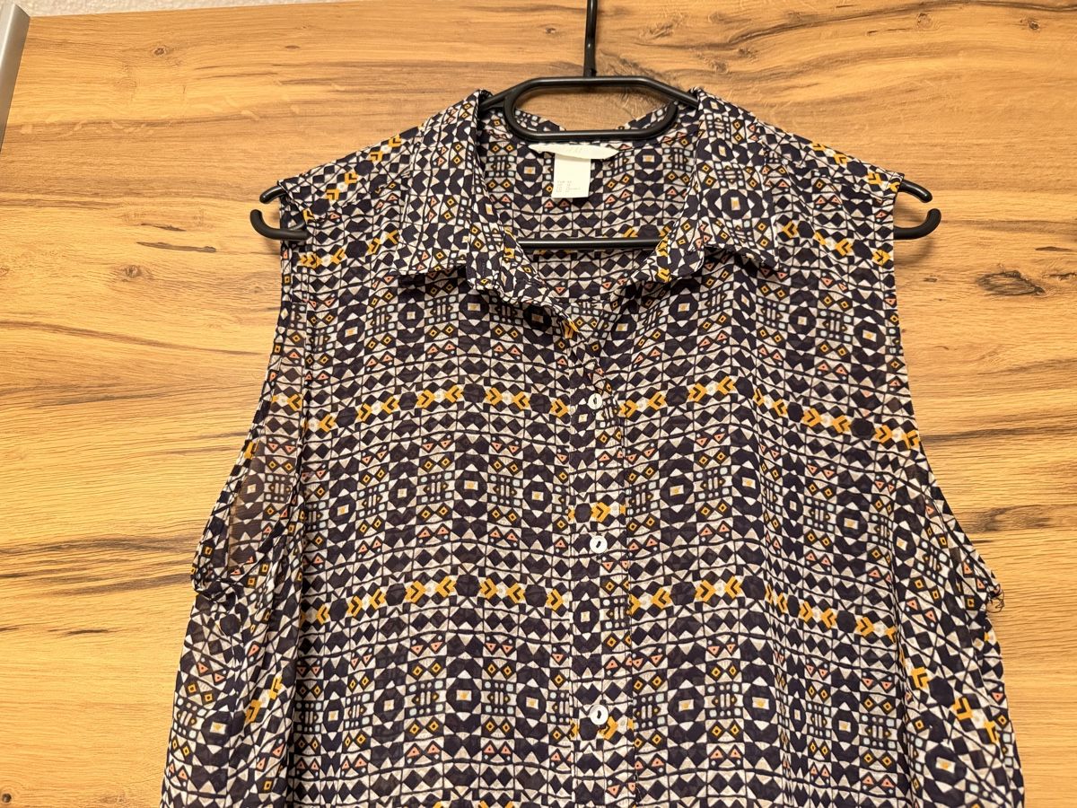 H&M Blusen: H&M Bluse Grösse 42. – Gebraucht aus Adliswil von StephanieAnnina 1