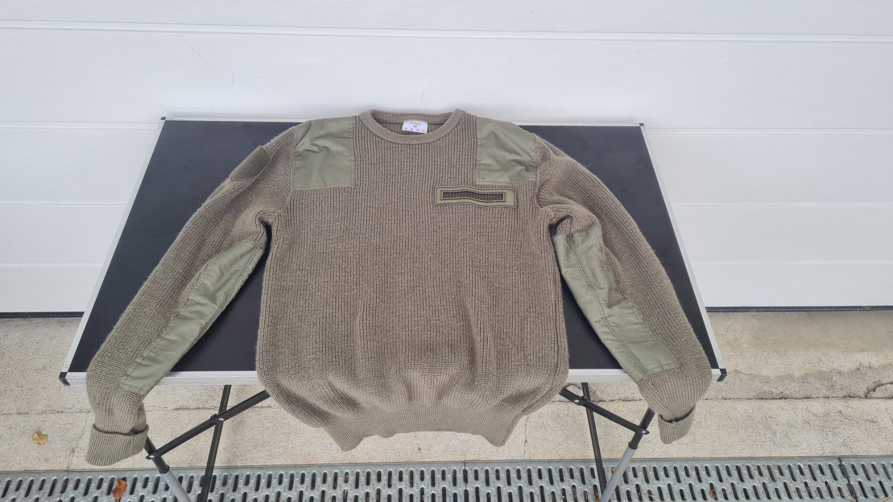 Armée suisse Uniformes: Instruktor Pullover / CH Armee / Grösse 52 / JG 2001 – Neuf (Voir description) à Safenwil par TOMLUK