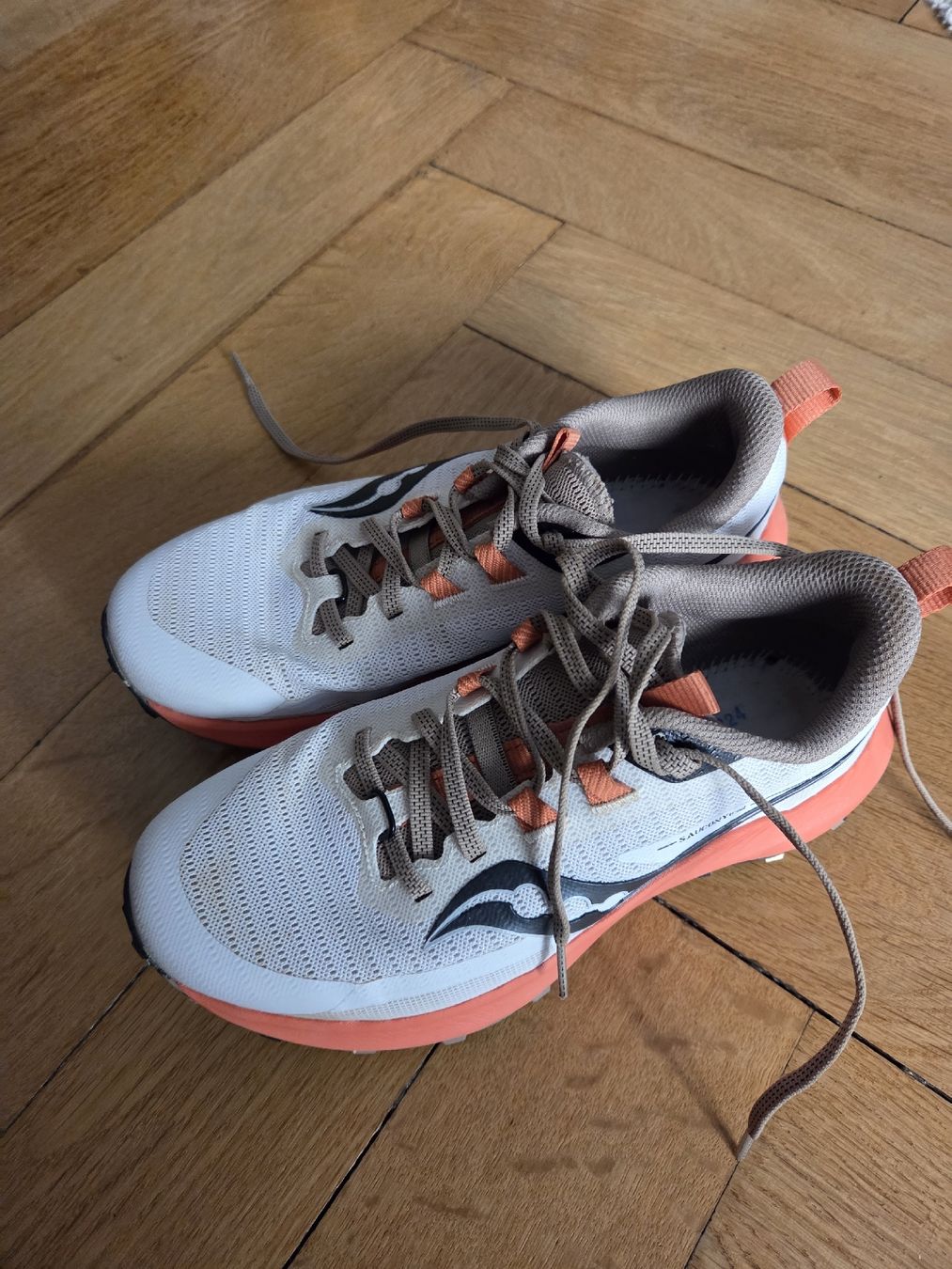 Saucony Scarpe da uomo: Saucony - chaussure de trail - taille 38 – Nuovo (secondo la descrizione) da Lausanne venduto da etienne.c