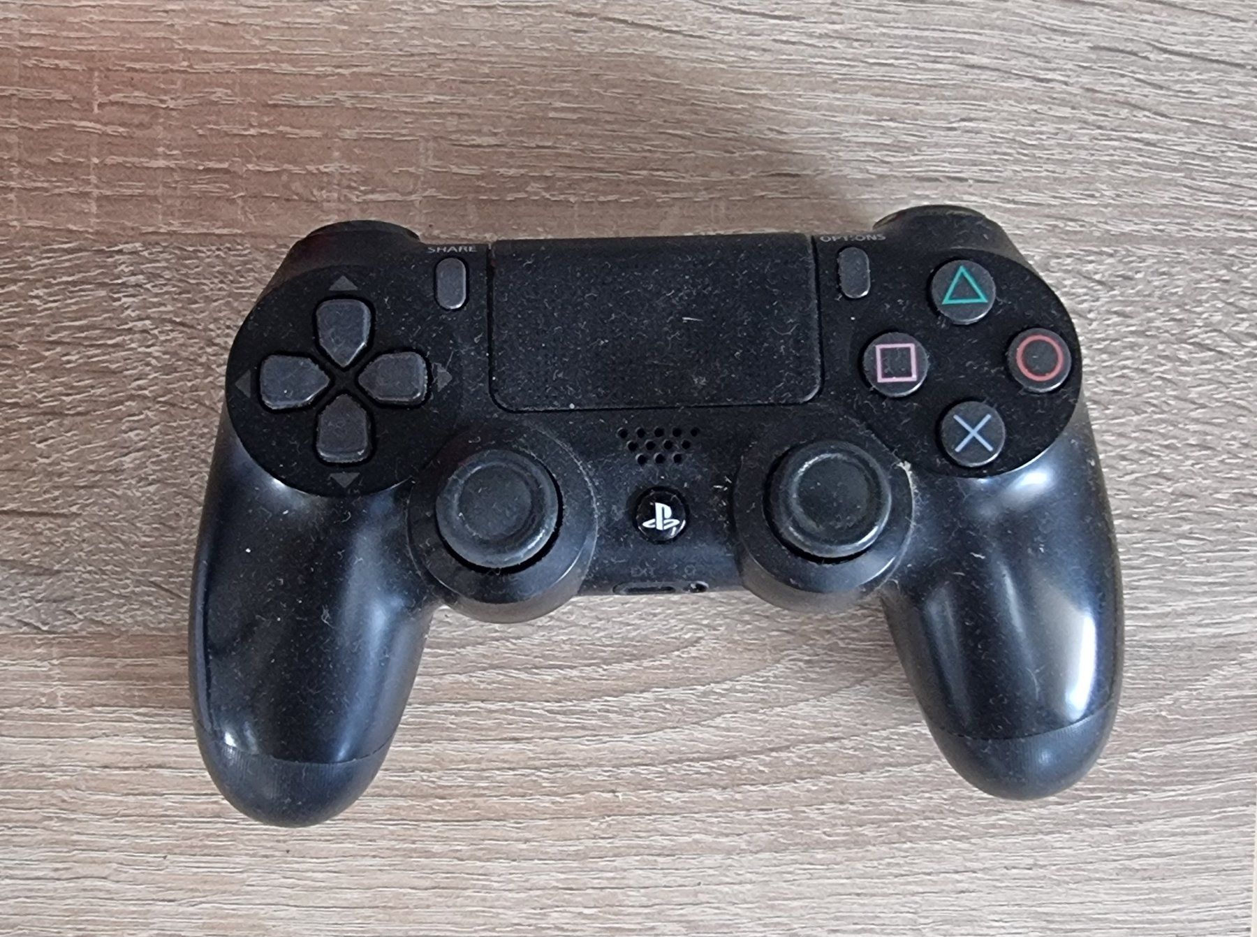 Sony Manettes: PS4 Controller Schwarz – D'occasion à Bern par tob_p5l5
