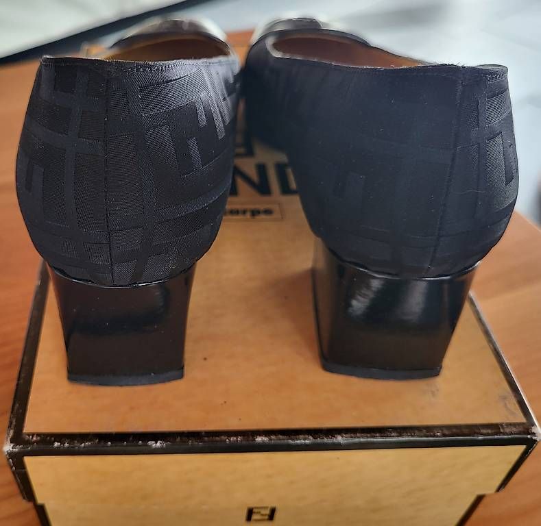 Fendi Scarpe da donna: FENDI Damenschuhe Grösse 38 – Usato da Henggart venduto da Purzel7798